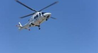 Scontro tra due auto sulla Pontina, un ferito grave trasportato in eliambulanza