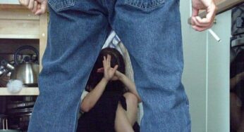 Picchiava la mamma e la sorella, arrestato