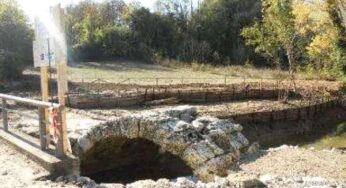 Arano un campo e distruggono beni archeologici