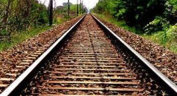Passeggia sui binari con intenzioni suicide. 22enne salvato dai Carabinieri