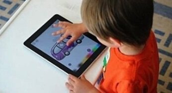 Smartphone e tablet, l’allarme dei medici: «Nocivi per i più piccoli»