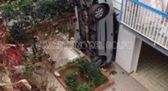 Gaeta, auto precipita in un giardino in via Canada