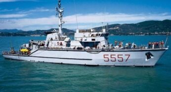 Marina Militare, le navi Viareggio, Numana e Caprera nel golfo di Gaeta