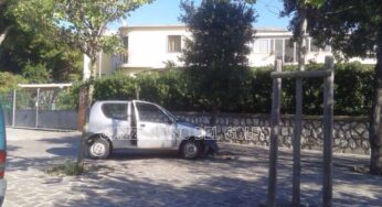 Gaeta, auto impazzita si schianta su un albero
