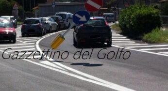 Gaeta, dopo soli 3 giorni abbattuto il palo della segnaletica nei pressi di Piazza Mazzini