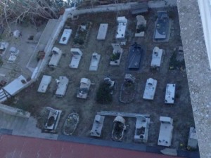 Il cimitero di Ponza dopo la pulizia