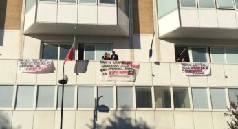 Latina, la protesta dei lavoratori della Camera di Commercio