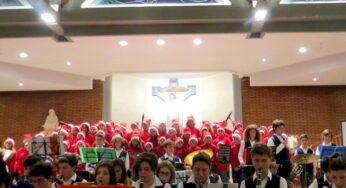 Maestoso concerto natalizio con orchestra e coro. Il regalo della scuola “Carducci” al pubblico gaetano