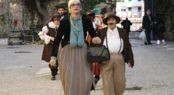 Gaeta, spettacoli in strada per beneficenza. Il Bertolt Brecht prepara “La Parata della Vecchia”