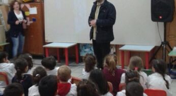 Il progetto “Luci e ombre”, prosegue con successo. Domani lezione-spettacolo con “Giufà è il mare”