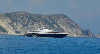 Il Super Mega Yacht “Anastasia” alla fonda a Ponza