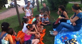 #Formia – Letture per bambini, tanti in villa comunale per la prima trasferta de “La casa dei libri” 