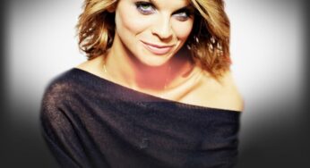 Estate #Vip: Alessandra Amoroso in spiaggia a #Sperlonga
