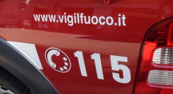 Anziana resta bloccata in casa da sola e terrorizzata. Intervengono i vigili del fuoco