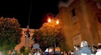 #Formia, i #VigilidelFuoco depongono una corona alla #Madonna della #Chiesa di San Giovanni
