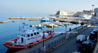 Da #Gaeta una motovedetta per #Lampedusa in soccorso ai migranti. ***Fotogallery***