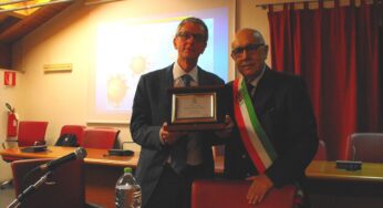 Formia, le nuove frontiere della ricerca contro il cancro, standing ovazione per il Prof. Giampaolo Tortora