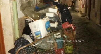 Gaeta: maxi abbandono di rifiuti ingombranti. L’inciviltà di alcuni grava sull’immagine di tanti