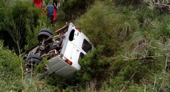 Itri, furgone finisce in un dirupo. Atterrata eliambulanza