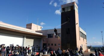[Video] Gaeta, arriva la Befana grazie ai Vigili del Fuoco. Sciusci e spettacolo