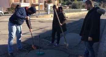 Gaeta: Il candidato Sindaco Mauro Pecchia sistema le buche in città