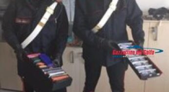 Rubano valigie con 400 paia di occhiali: due arresti
