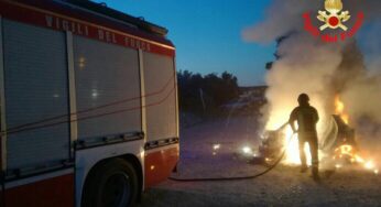 Smart a fuoco a Sperlonga
