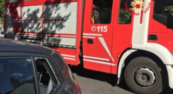 Bambina rimane chiusa in auto. Salvata dai Vigili del Fuoco