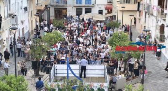 Gremita piazza Vincent Capodanno per l’incontro con il Sindaco Cosimino Mitrano