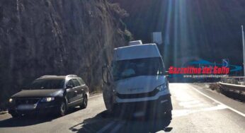 Incidente sulla Flacca a Sperlonga: furgone esce di strada