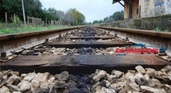 Fiamme sulla Roma-Formia-Napoli: sospesa la circolazione ferroviaria
