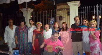 Gaeta, Favole a tracolla nel mondo ‘Rosanero’: canti e poesie nell’incantevole terrazza del bar “La Villa”
