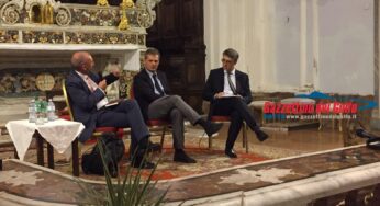 Gaeta,grande successo di pubblico per i magistrati Cantone e Carigella, autori del libro “La Corruzione Spuzza”