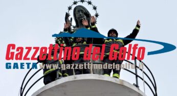 Gaeta: I Vigili del Fuoco omaggiano la Madonna con una corona di fiori