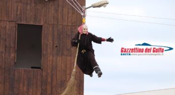 Gaeta, arriva la Befana grazie ai Vigili del Fuoco (#Video- #Foto)