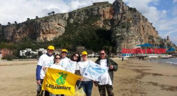 Caccia al dischetto anche a Terracina: ritrovati sulla spiaggia di levante