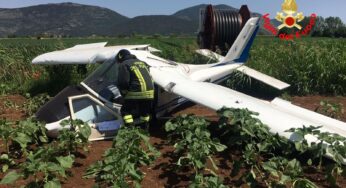 Velivolo precipitato in campo agricolo
