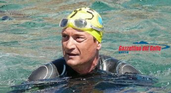 Salvatore Cimmino a nuoto da Ventotene a Ponza per la tappa “A Nuoto nei Mari del Globo”