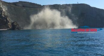 Ponza, frana sulla spiaggia di Chiaia di Luna