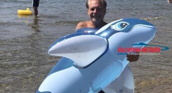 Nino D’Angelo a Gaeta, relax in spiaggia