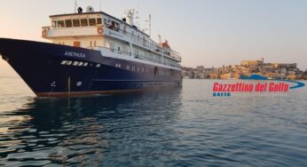Arriva a Gaeta la lussuosa nave da Crociera Arethusa. Ormeggiata nel quartiere medievale