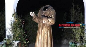 Ponza, vandali decapitano Padre Pio