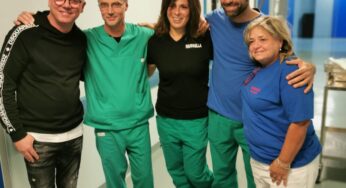 Gigi D’Alessio incontra i degenti di chirurgia al “Dono Svizzero” di Formia (#foto-#video)