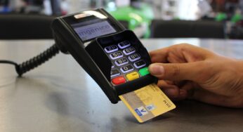 Le abitudini economiche degli italiani: il 40% ha un finanziamento attivo e i pagamenti elettronici crescono del 6,8%