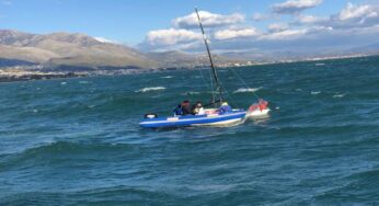 Gaeta, due giovani velisti in difficoltà per il mare mosso e vento forte
