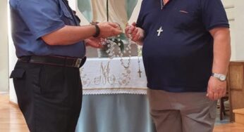 Ruba corona d’argento esposta in chiesa. Identificata e denunciata una 49enne