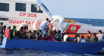 La Motovedetta CP 308 di Ponza rientra da Lampedusa: oltre 1000 persone salvate