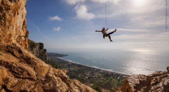 Arrampicatrici di calibro internazionale ripercorrono storici itinerari verticali della costa pontina (#video)