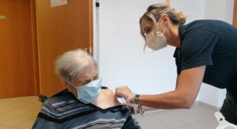 Coronavirus, D’Amato:”nonna Valentina ultracentenaria prima vaccinata con terza dose”