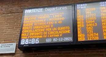 Guasto a impianti ferrovie verso Roma e Napoli, disagi a pendolari